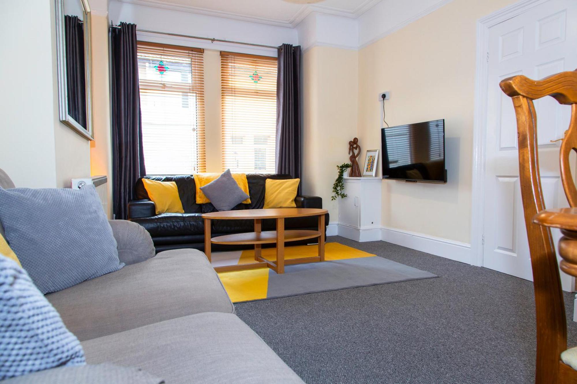 Newly Launched 3 Bedroom House With Free Parking Litherland Exteriör bild