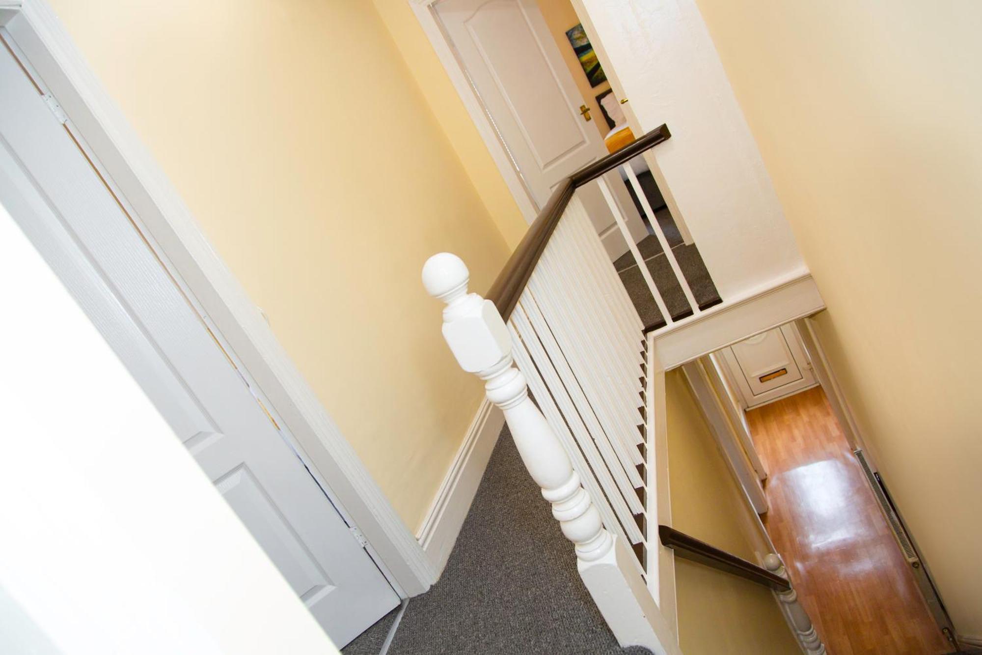 Newly Launched 3 Bedroom House With Free Parking Litherland Exteriör bild