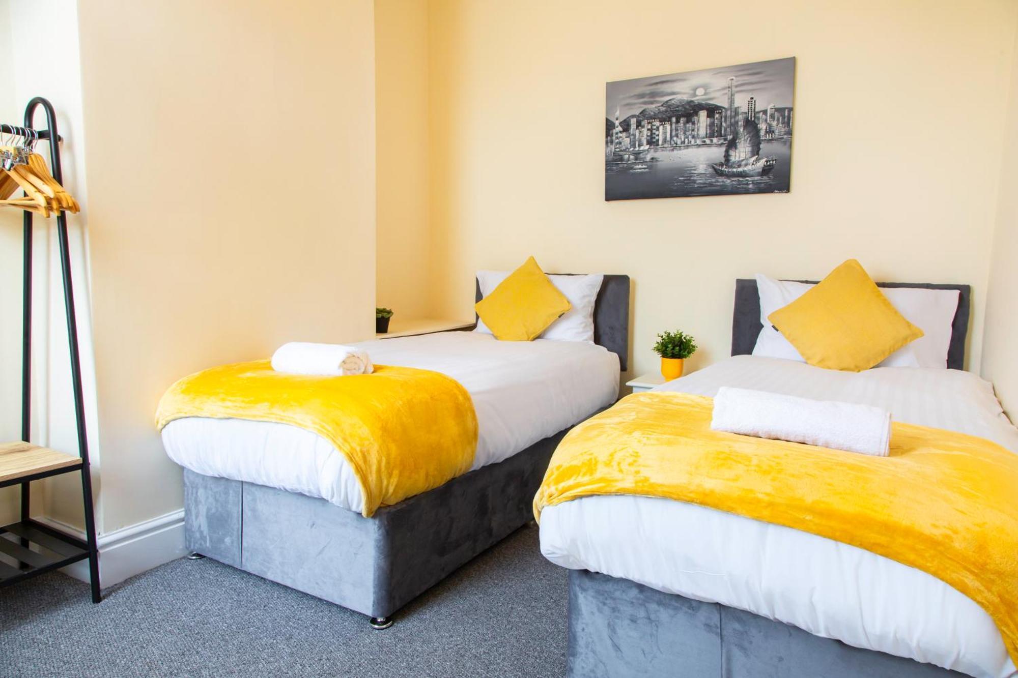 Newly Launched 3 Bedroom House With Free Parking Litherland Exteriör bild