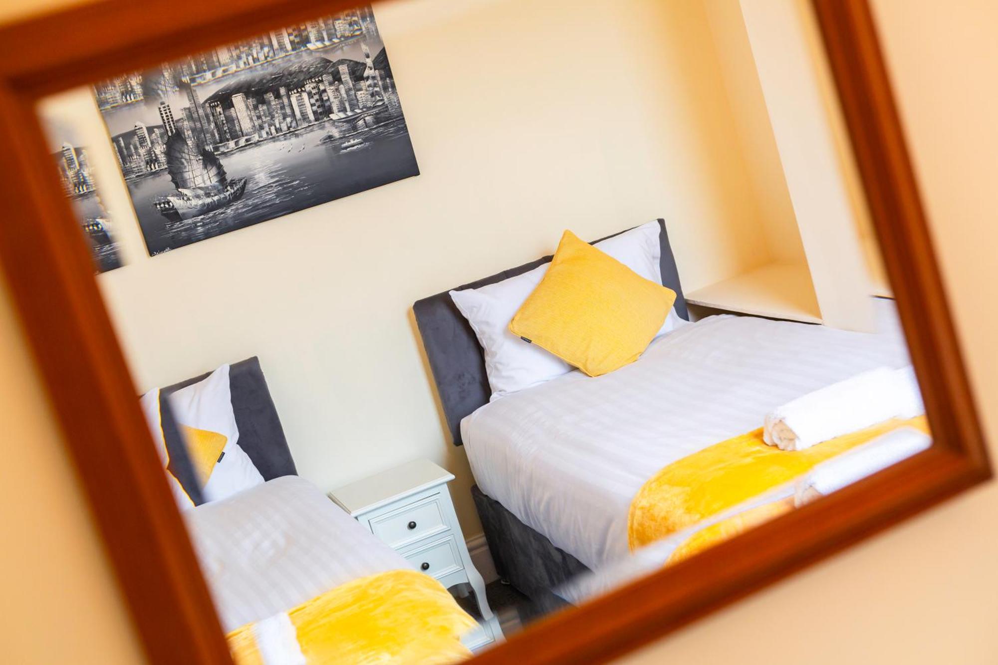 Newly Launched 3 Bedroom House With Free Parking Litherland Exteriör bild