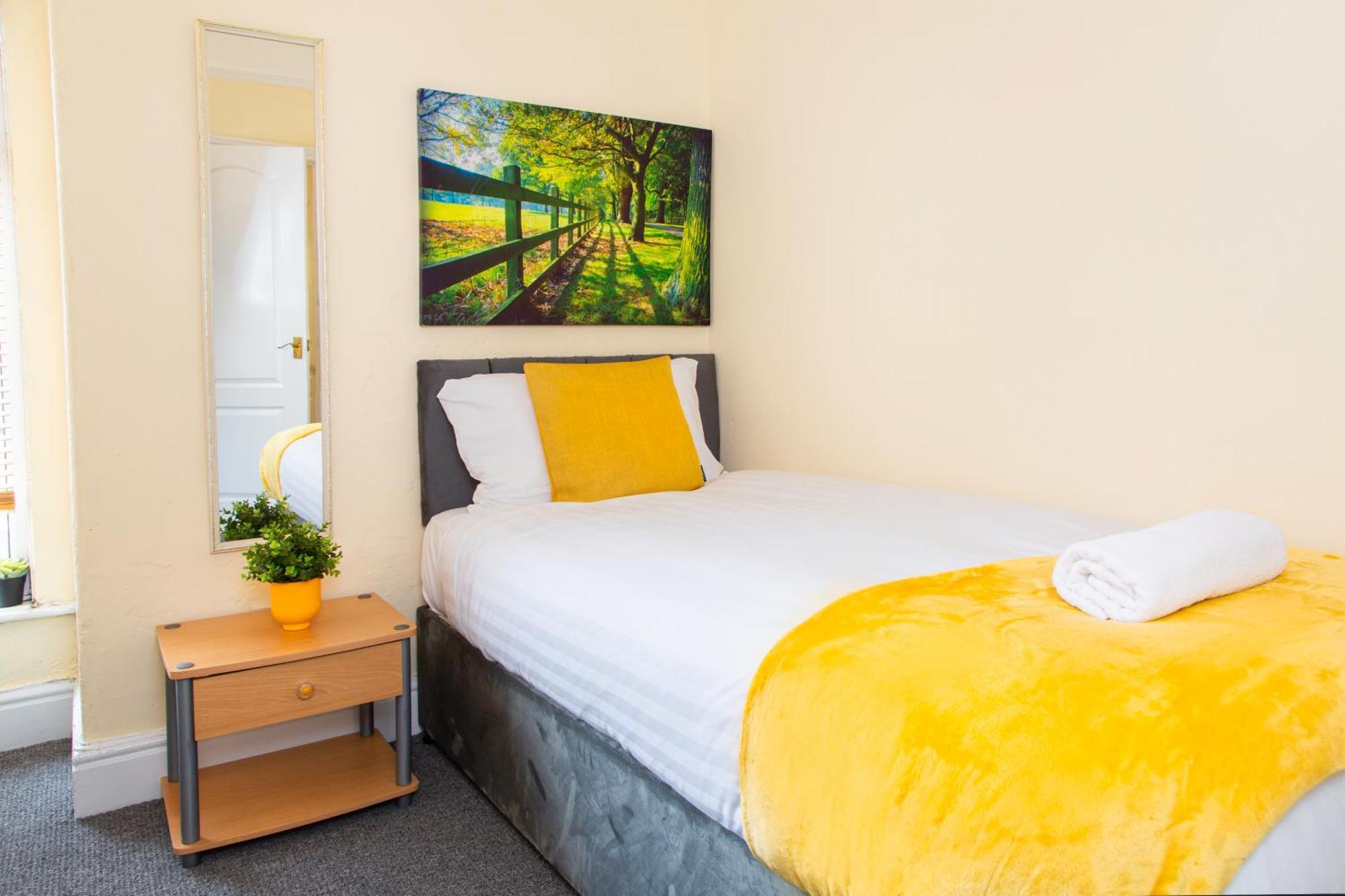 Newly Launched 3 Bedroom House With Free Parking Litherland Exteriör bild