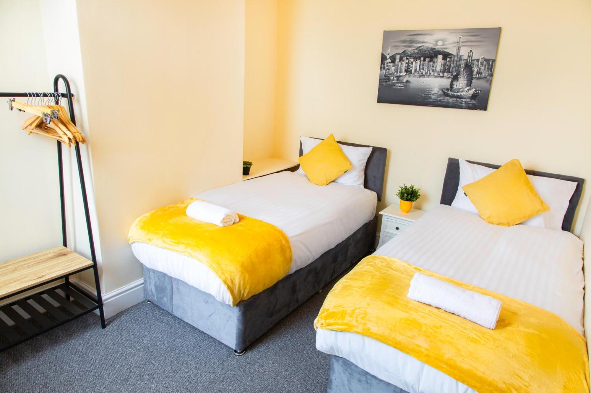 Newly Launched 3 Bedroom House With Free Parking Litherland Exteriör bild