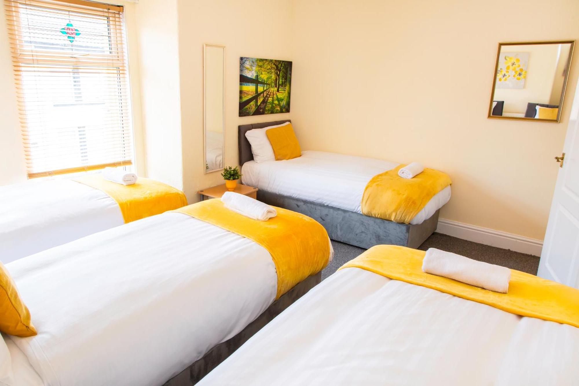 Newly Launched 3 Bedroom House With Free Parking Litherland Exteriör bild