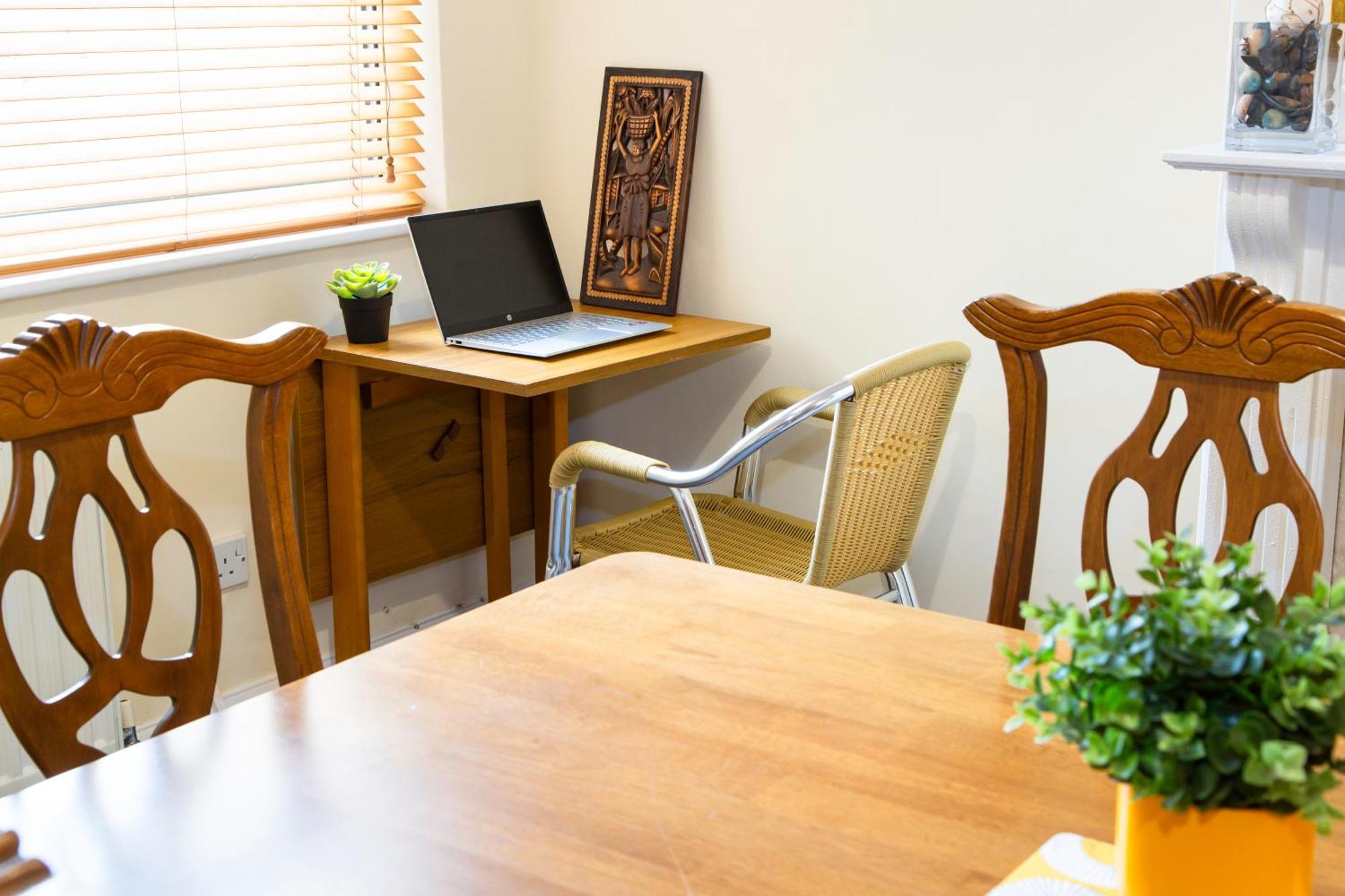 Newly Launched 3 Bedroom House With Free Parking Litherland Exteriör bild