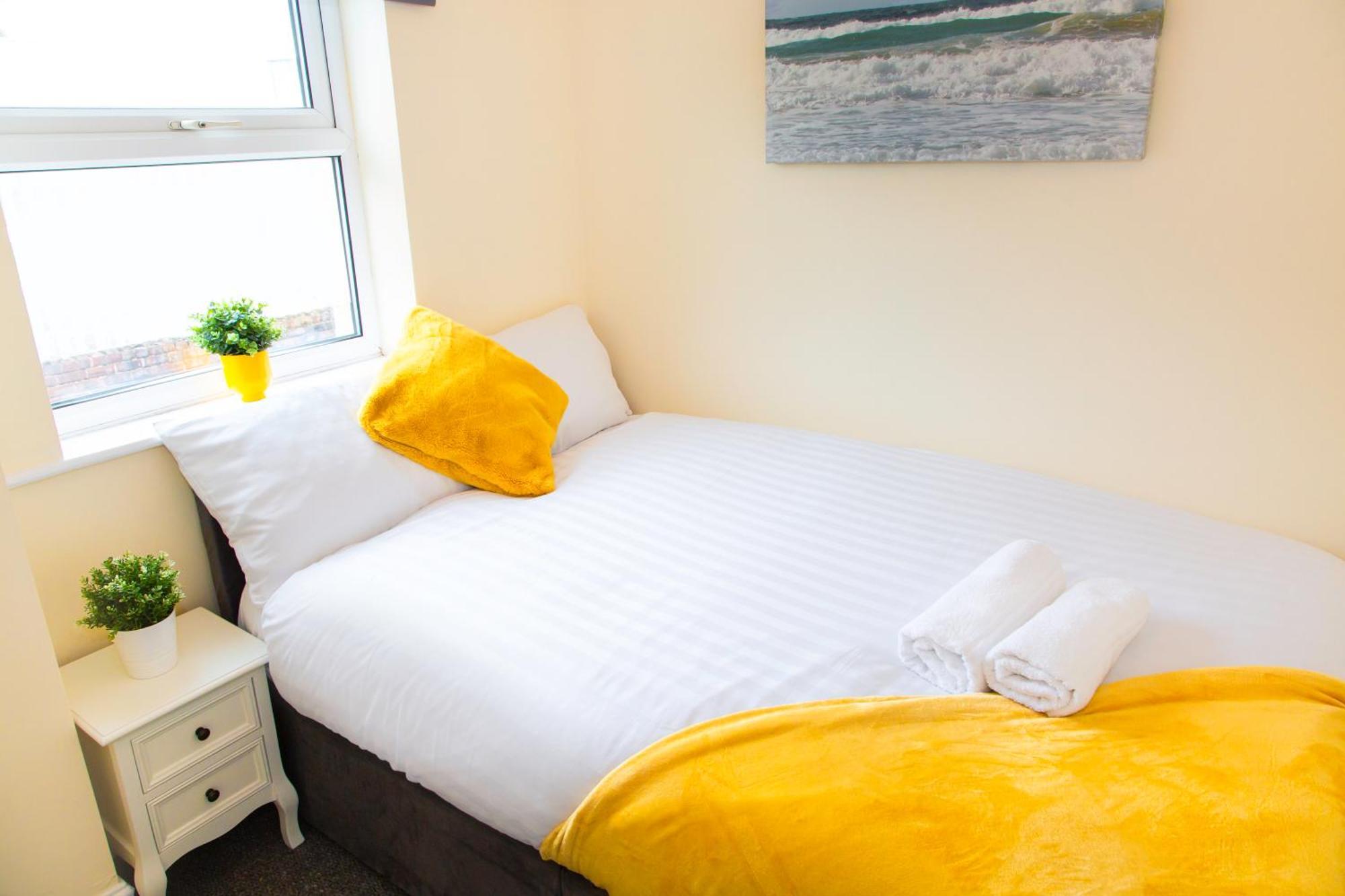 Newly Launched 3 Bedroom House With Free Parking Litherland Exteriör bild